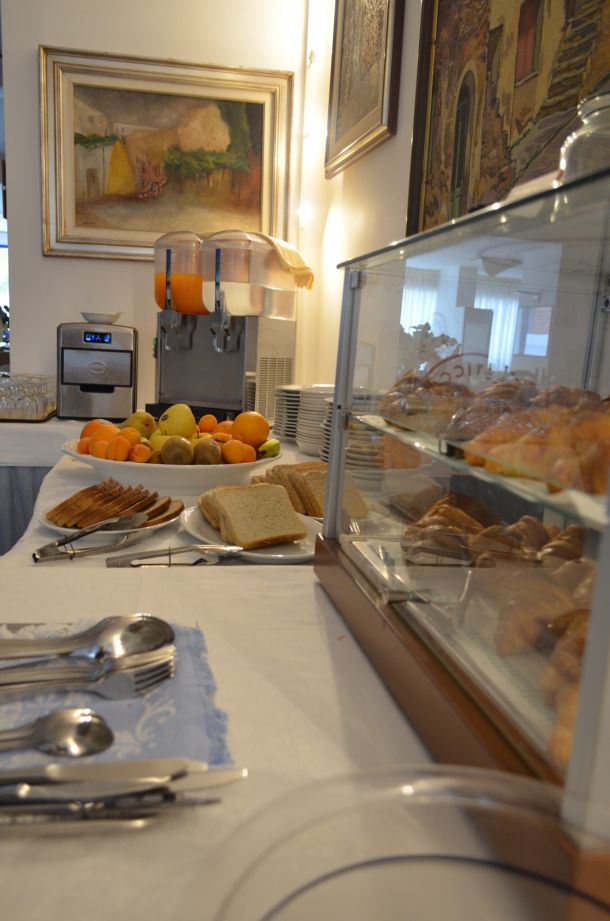 HOTEL SPLENDOR galleria: colazione